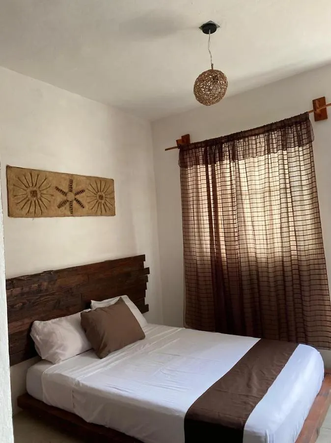 Hotel Casa De Luz פלאייה דל כרמן 0*,